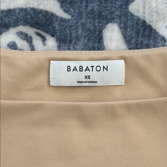 Babaton Tan Bodysuit XS square neck - Picture 3 of 6